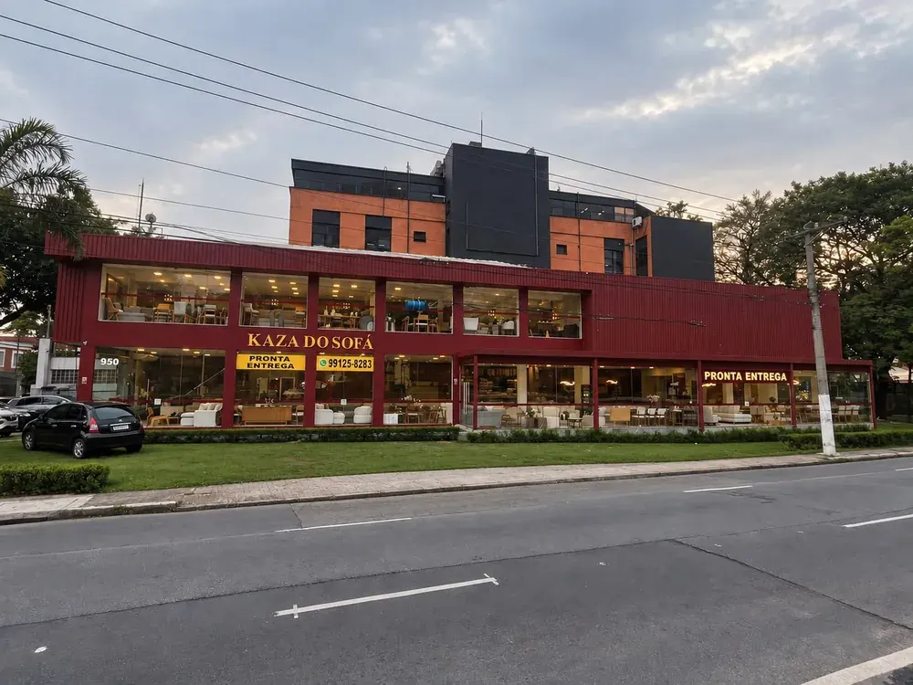 Fachada da Kaza do Sofá na Avenida dos Bandeirantes, Vila Olímpia